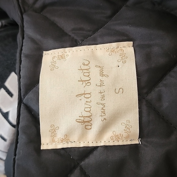 Altar'd State Size Small Puffed Hooded Crop Vest Zip Up Snap Button Black - Picture 2 of 8